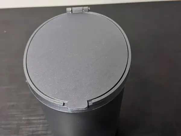 Hinged Lid for Oval Trash Can