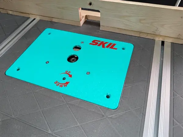 Skil RT-1322 Router Plate for Husky Workbench
