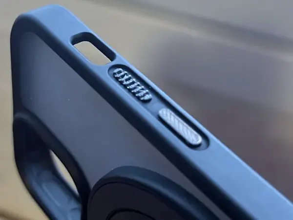 Torres Guardian-Mag iPhone Case – Short Buttons
