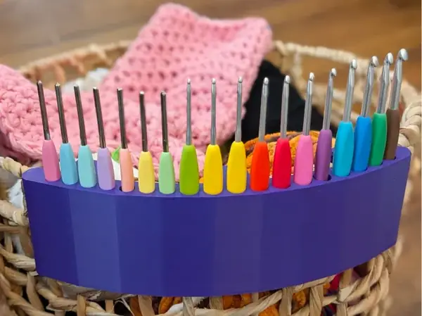 Clip-On Crochet Hook Holder for Round Baskets