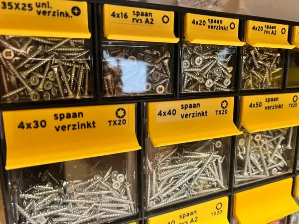 Custom Erro 669 Bin Lip with Label